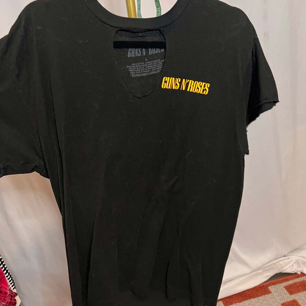 Guns N’ Roses band tshirt size large - Picture 3 of 5
